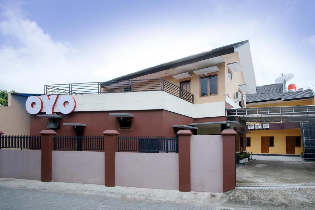 Oyo 347 Bayang Brothers Guest House Maguwo Экстерьер фото